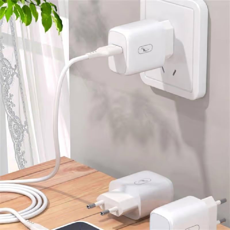 Chargeur SKY DOLPHIN 2.1A Avec Câble Micro-USB - Blanc